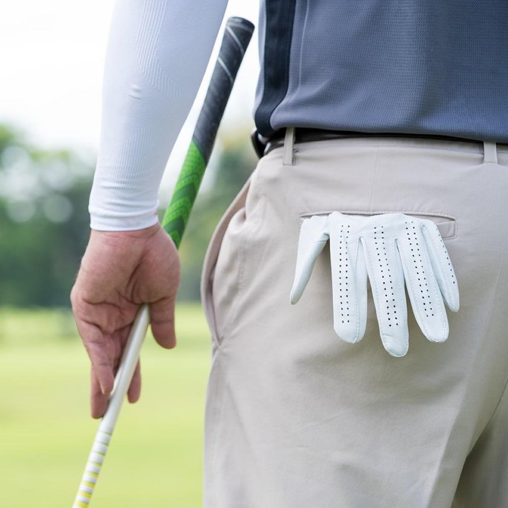 7 Best Golf Gloves for Sweaty Hands & Humid Weather - Bender Gloves